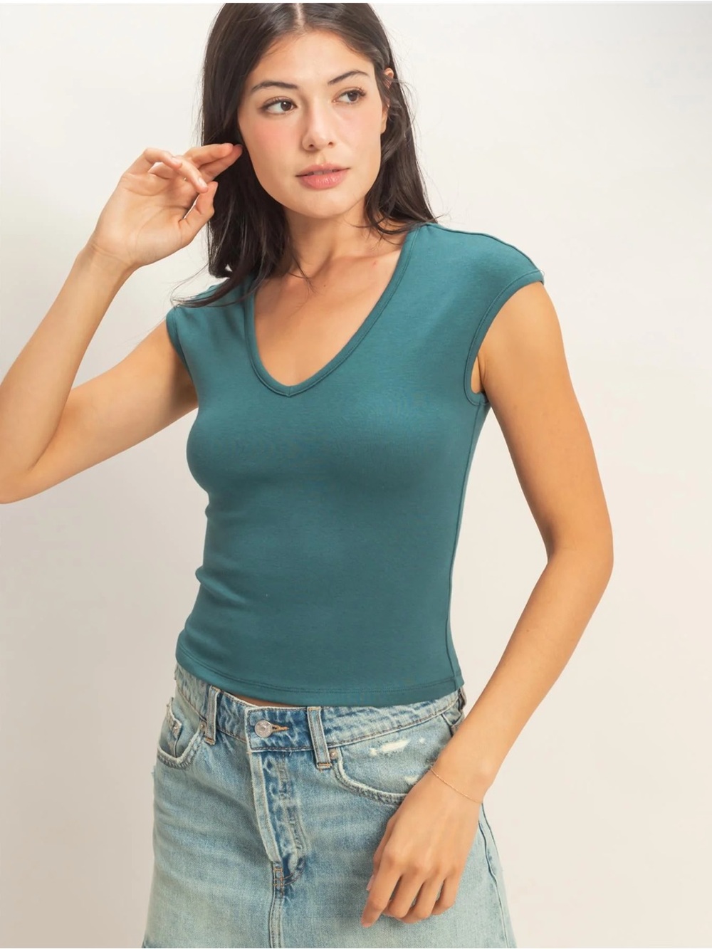 NEW Double Zero Teal V-Neck Cap Sleeve Fitted Tee – Medium